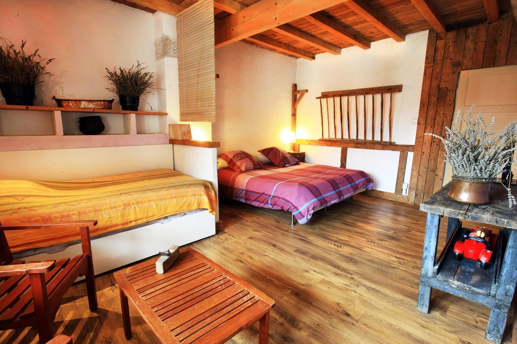 La Ferme Modele Châtillon-la-Palud Quarto foto